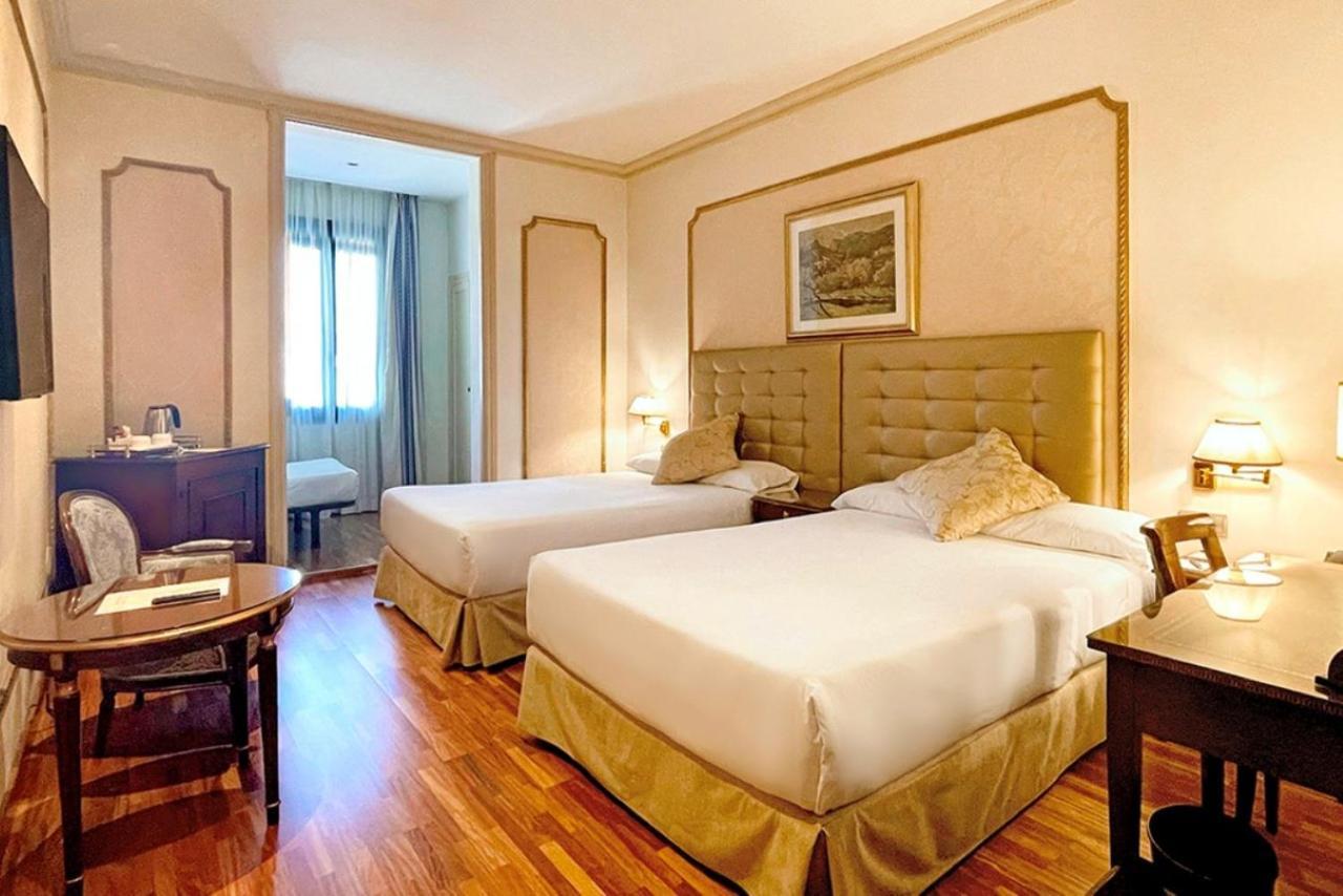 ברצלונה Hotel Roger De Lluria מראה חיצוני תמונה